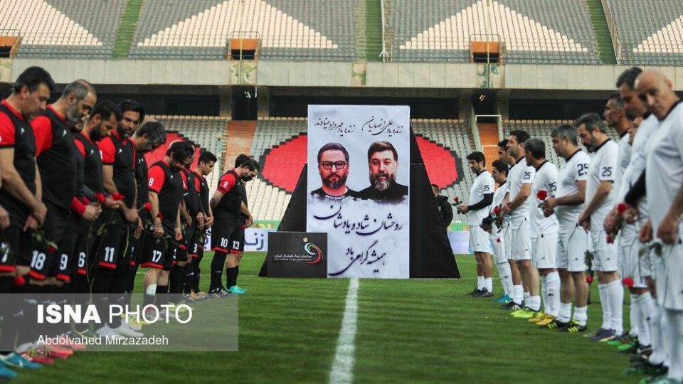 دیدار تیم‌های منتخب ۹۸ و سرخ آبی یادبود میناوند و انصاریان