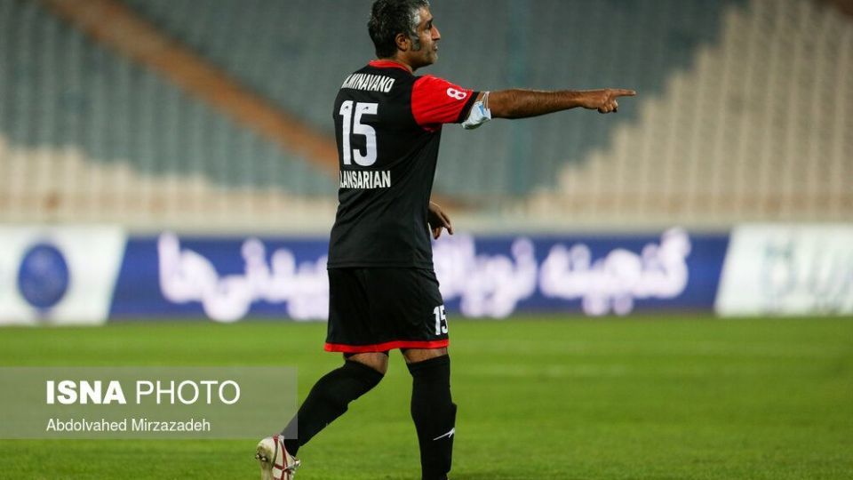 دیدار تیم‌های منتخب ۹۸ و سرخ آبی یادبود میناوند و انصاریان