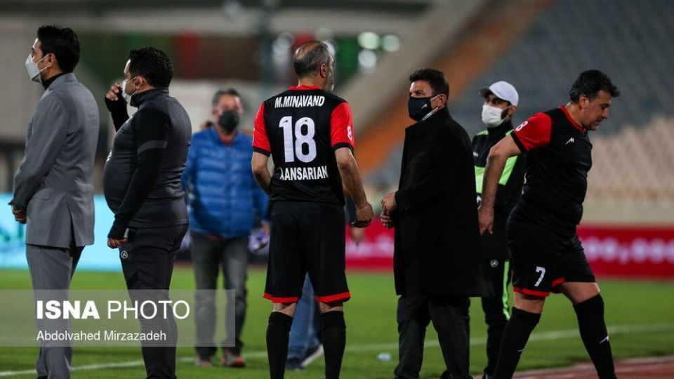 دیدار تیم‌های منتخب ۹۸ و سرخ آبی یادبود میناوند و انصاریان