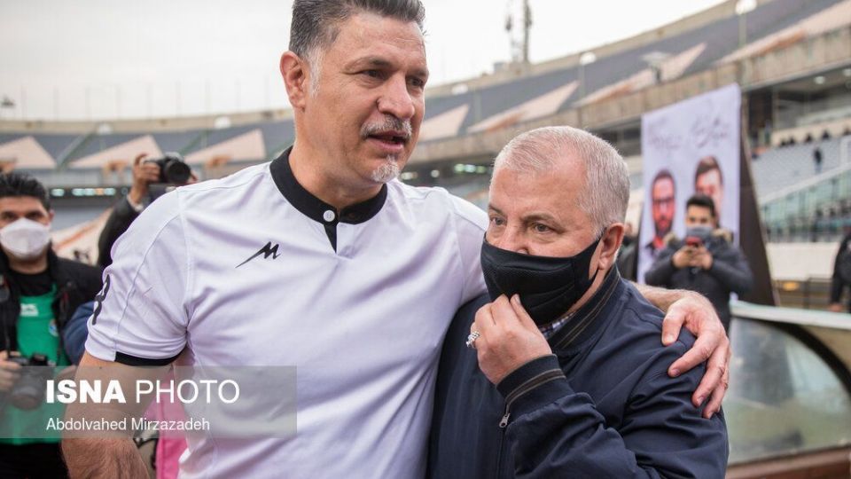 دیدار تیم‌های منتخب ۹۸ و سرخ آبی یادبود میناوند و انصاریان