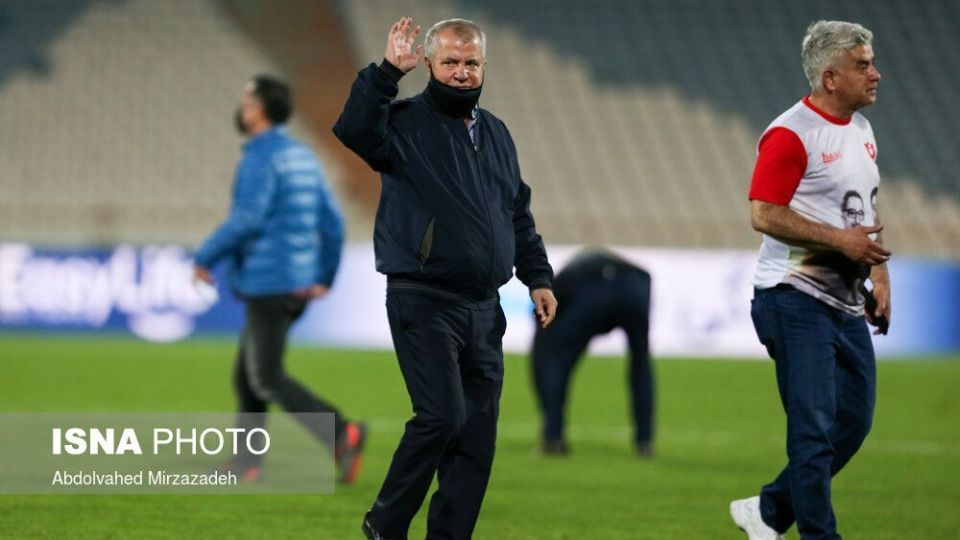 دیدار تیم‌های منتخب ۹۸ و سرخ آبی یادبود میناوند و انصاریان