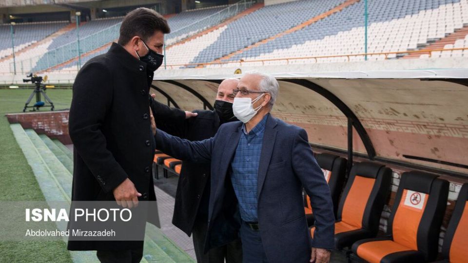 دیدار تیم‌های منتخب ۹۸ و سرخ آبی یادبود میناوند و انصاریان