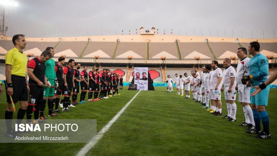 دیدار تیم‌های منتخب ۹۸ و سرخ آبی یادبود میناوند و انصاریان