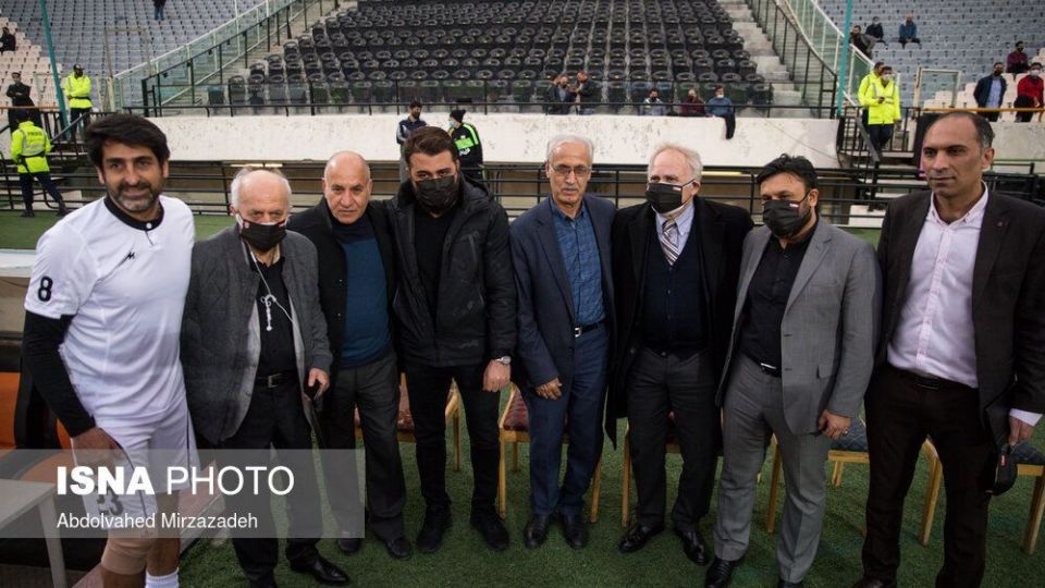 دیدار تیم‌های منتخب ۹۸ و سرخ آبی یادبود میناوند و انصاریان