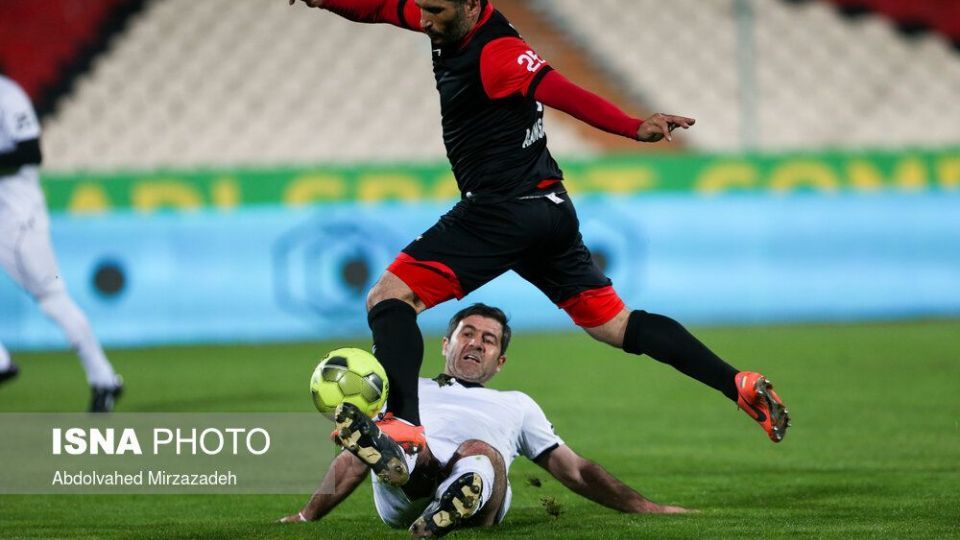 دیدار تیم‌های منتخب ۹۸ و سرخ آبی یادبود میناوند و انصاریان