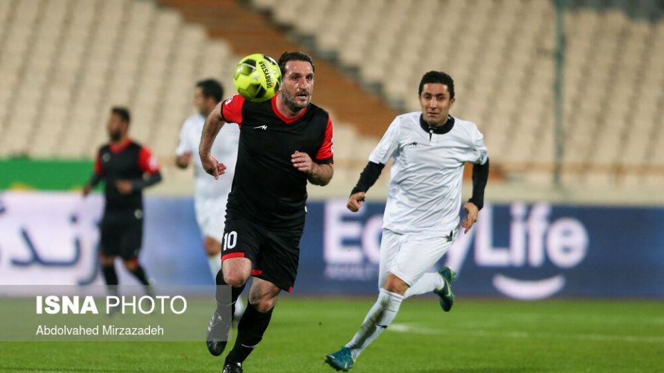 دیدار تیم‌های منتخب ۹۸ و سرخ آبی یادبود میناوند و انصاریان