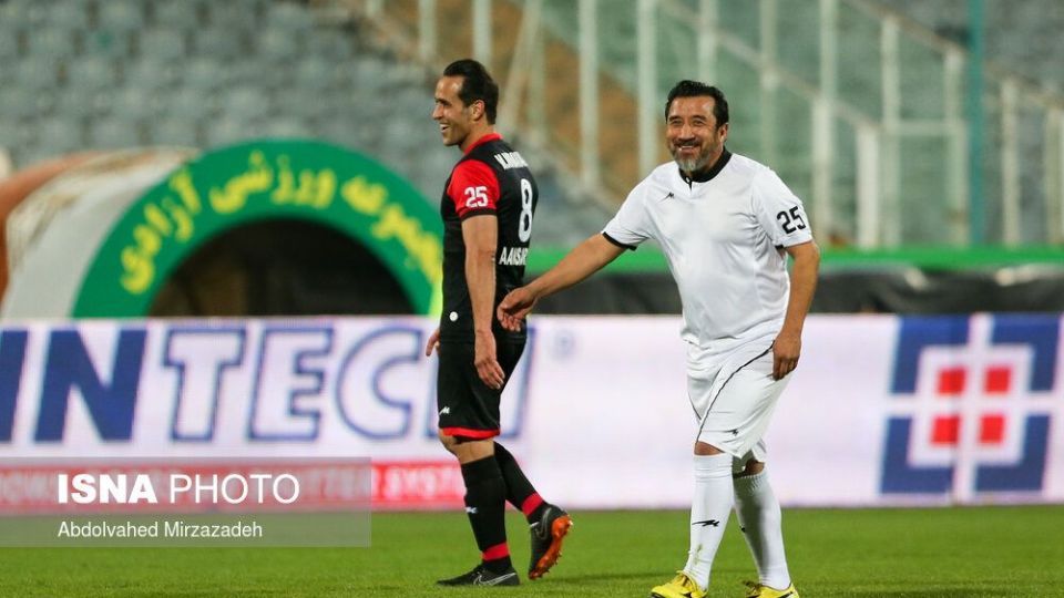 دیدار تیم‌های منتخب ۹۸ و سرخ آبی یادبود میناوند و انصاریان