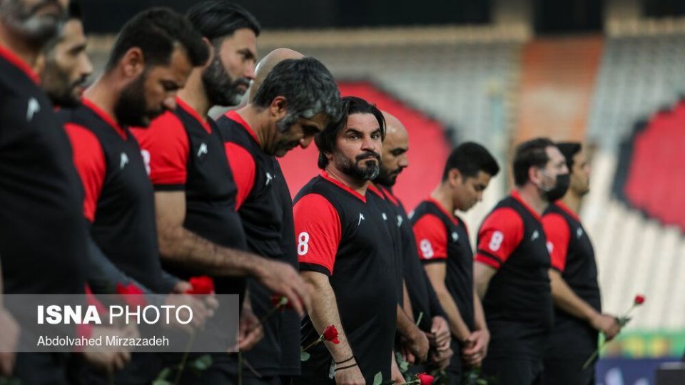 دیدار تیم‌های منتخب ۹۸ و سرخ آبی یادبود میناوند و انصاریان