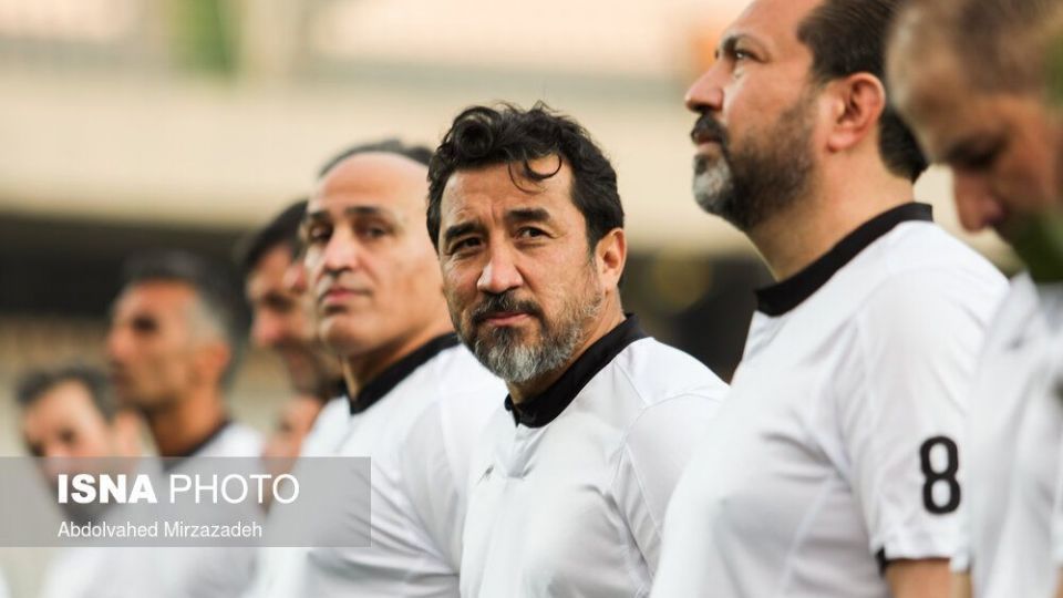 دیدار تیم‌های منتخب ۹۸ و سرخ آبی یادبود میناوند و انصاریان