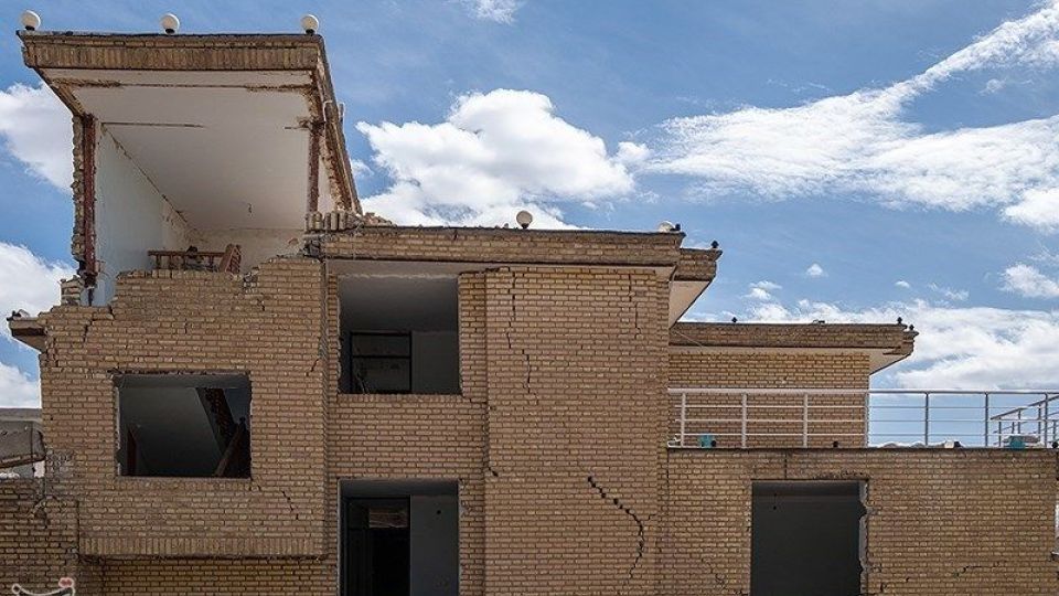 سی سخت ۸ روز پس از زلزله