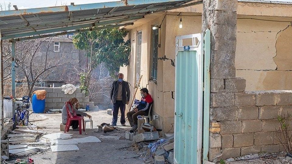 سی سخت ۸ روز پس از زلزله