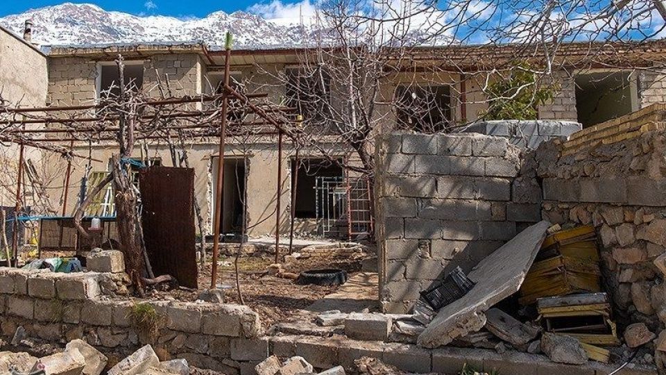 سی سخت ۸ روز پس از زلزله