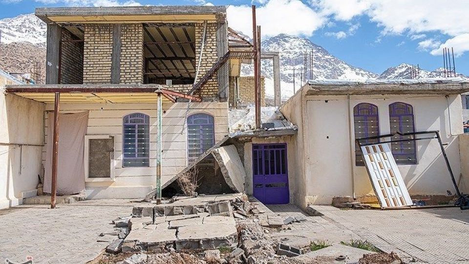 سی سخت ۸ روز پس از زلزله