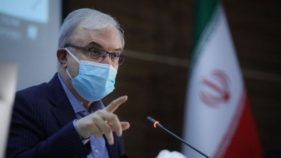 نمکی: کرونای جهش یافته در سراسر ایران خود را نشان داده/ لزوم بازداشت ناقضان پروتکل‌های بهداشتی