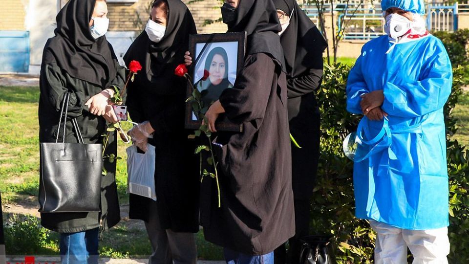 تشییع پیکر شهیده مدافع سلامت در اهواز