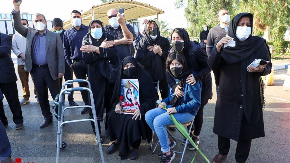 تشییع پیکر شهیده مدافع سلامت در اهواز