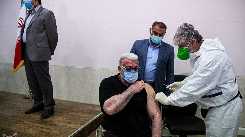 تزریق واکسن کرونا به ایثارگران خوزستانی