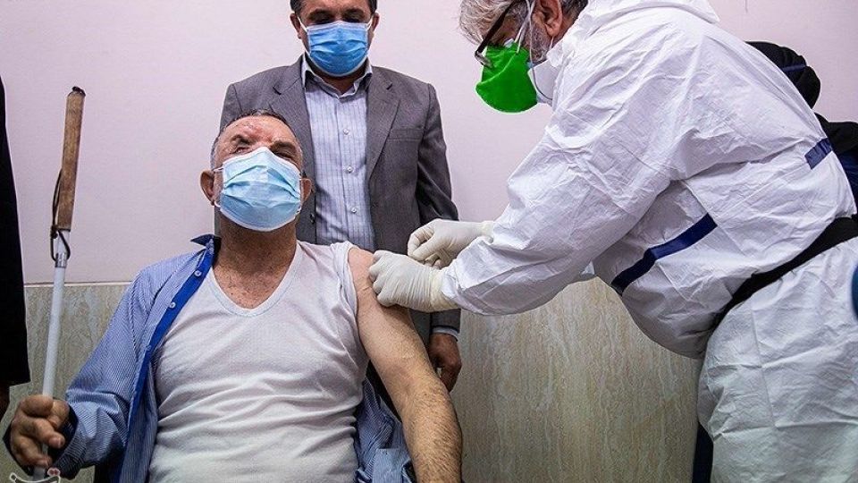 تزریق واکسن کرونا به ایثارگران خوزستانی