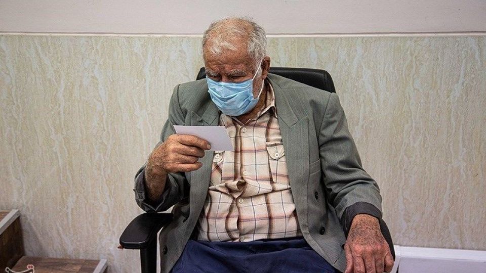 تزریق واکسن کرونا به ایثارگران خوزستانی