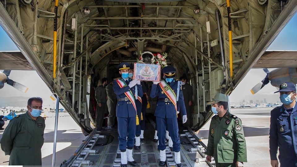 ورود پیکر خلبان شهید بیک‌محمدی به تهران