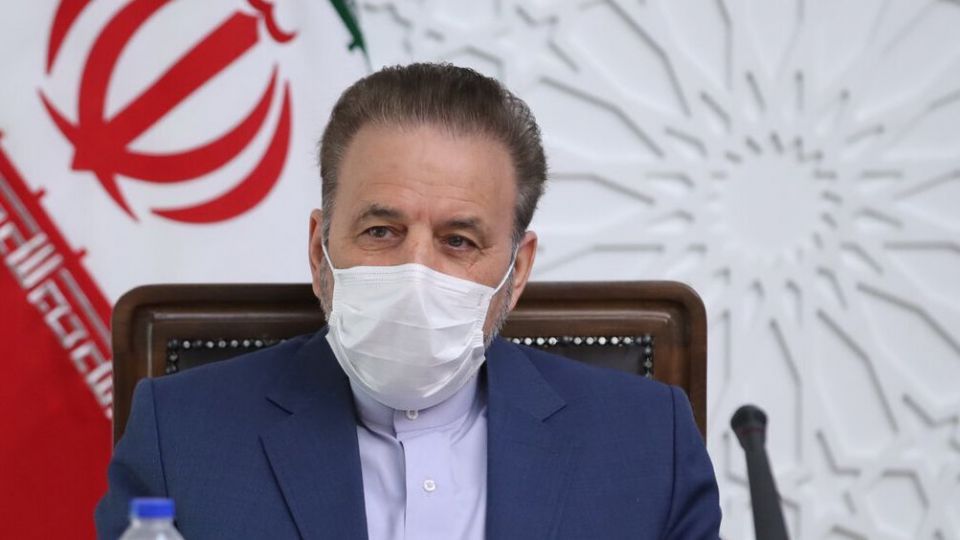 واعظی: افراد غیر ذیصلاح، علامت اشتباه به خارج ندهند