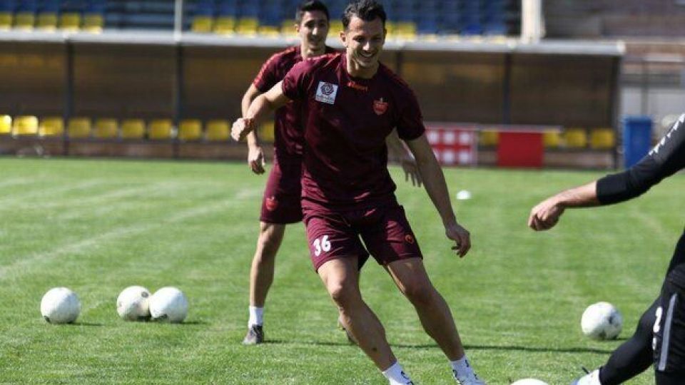 ضرر یک‌میلیاردی خرید گل‌محمدی برای پرسپولیس