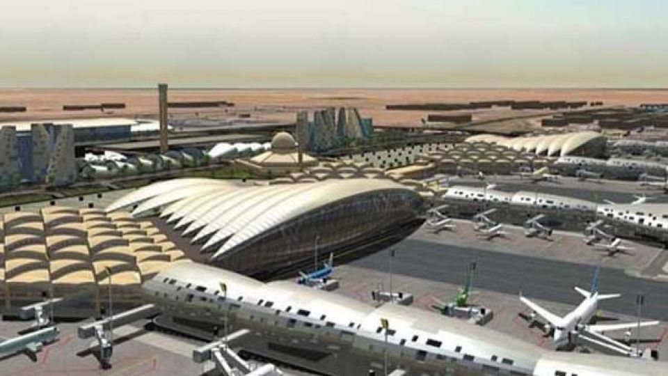 وقوع چند انفجار در عربستان/ فعالیت فرودگاه جده متوقف شد