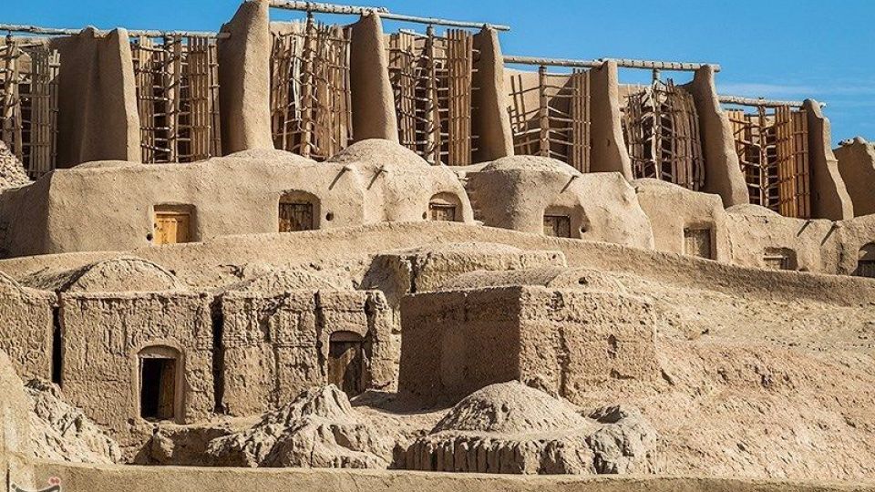 آسباد های تاریخی نشتیفان