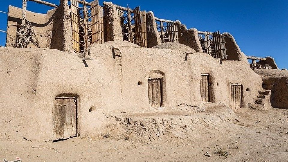 آسباد های تاریخی نشتیفان