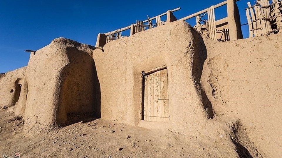 آسباد های تاریخی نشتیفان