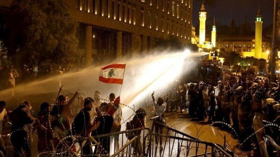 ناآرامی در اطراف پارلمان لبنان/ هجوم به دروازه آهنی