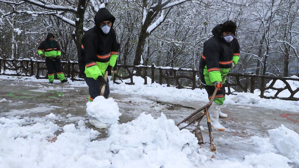بارش برف در آخرین روز‌های زمستان - گلستان