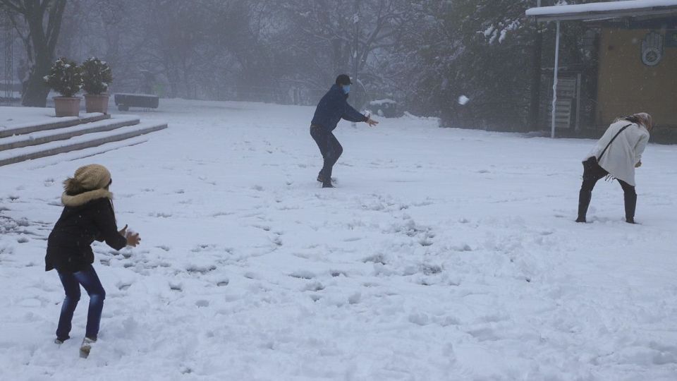 بارش برف در آخرین روز‌های زمستان - گلستان