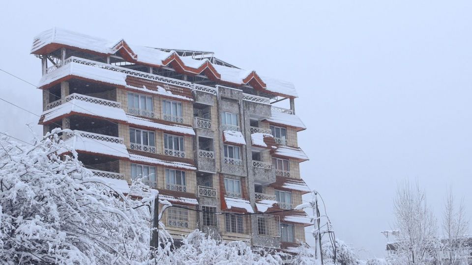 بارش برف در آخرین روز‌های زمستان - گلستان