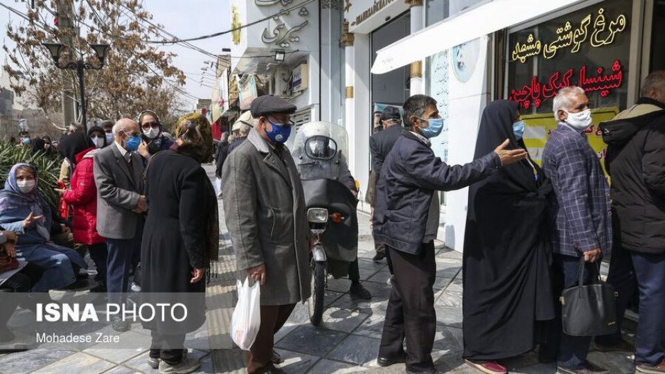 آغاز با کرونا پایان با صف مرغ/ گرانی مرغ از چه زمانی شروع شد؟