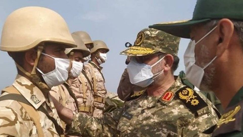 دریادار تنگسیری: تولیدات دفاعی در سال جاری تقویت خواهد شد