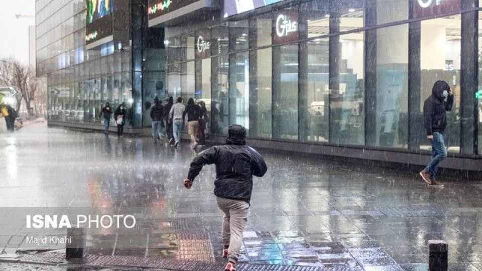 بارش باران و وزش باد شدید در کشور/ در سفرهای برون شهری احتیاط کنید