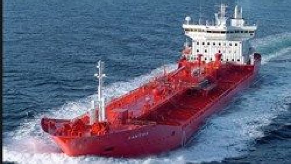 سرازیر شدن نفت ایران به چین /چالش جدید تحریم‌های آمریکا