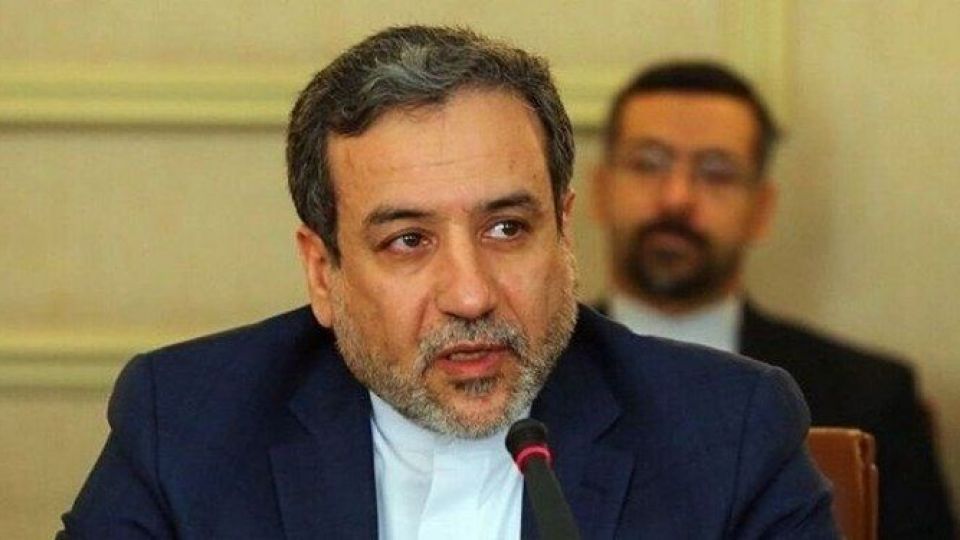 عراقچی: در تامین منافع ملی و رفع تحریم ها از گرده مردم، ذره‌ای تردید نمی کنیم