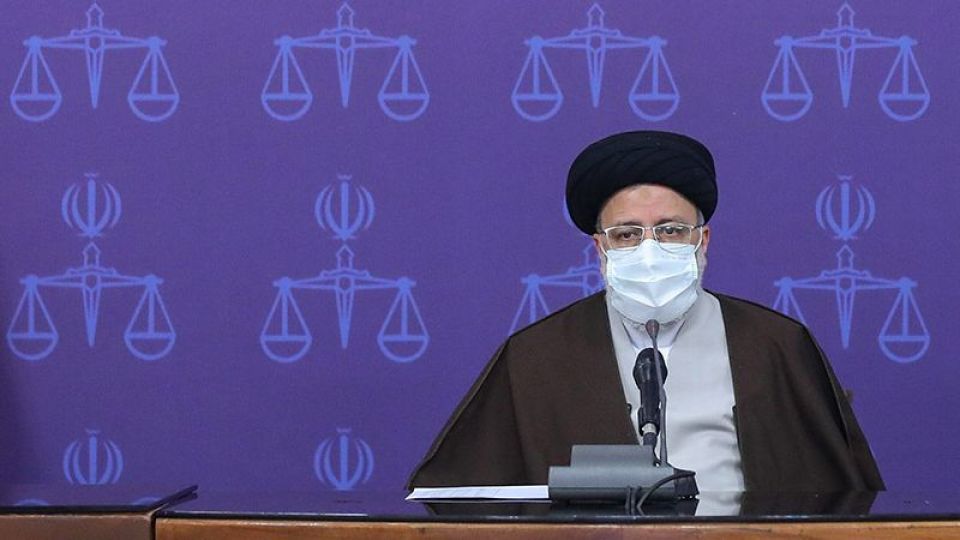 رئیسی: اگر آقایان وقت امتیازگیری از غرب را برای رونق تولید صرف می‌کردند خیلی از مشکلات حل شده بود