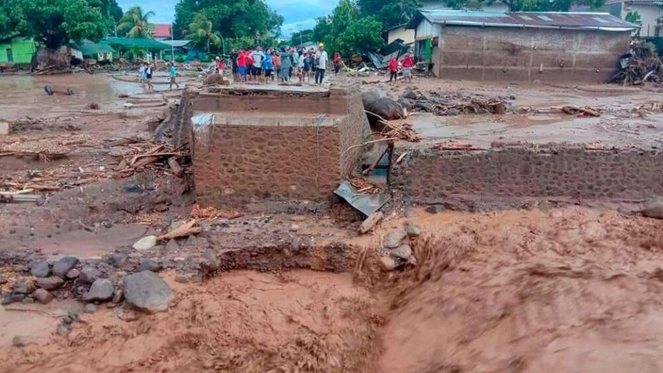 سیل مرگبار در اندونزی