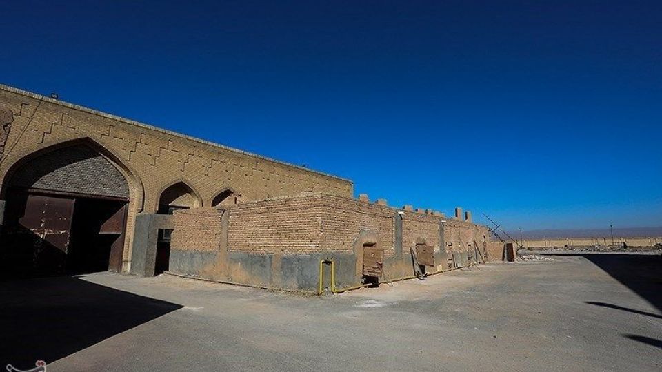 کارخانه کاشی سنتی قدس رضوی