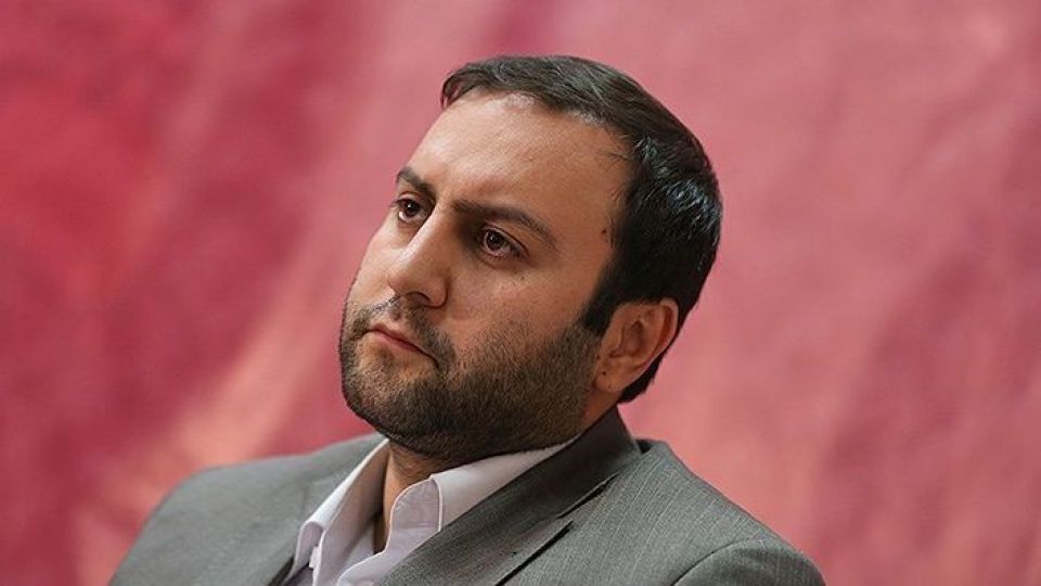 پیرهادی: با حذف زد و بندی‌های سیاسی، شهر را به مردم بازگردانیم