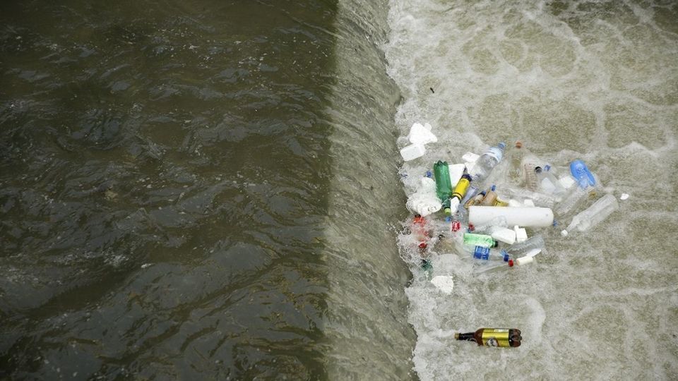 در حاشیه رودخانه