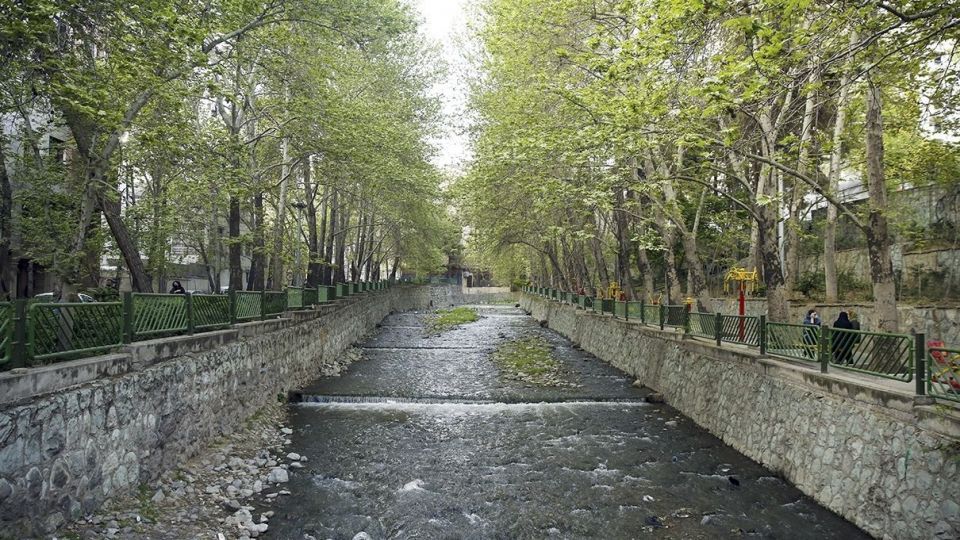 در حاشیه رودخانه