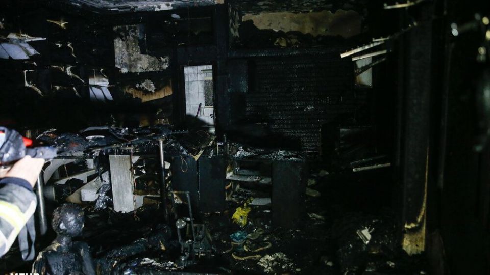 مهار آتش سوزی در پاساژ مهستان