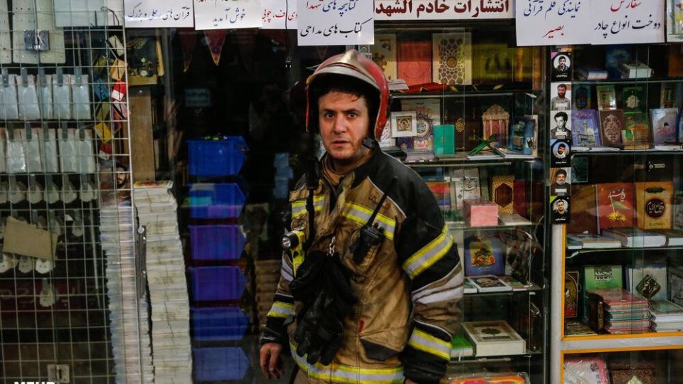 مهار آتش سوزی در پاساژ مهستان