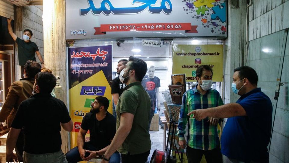 مهار آتش سوزی در پاساژ مهستان