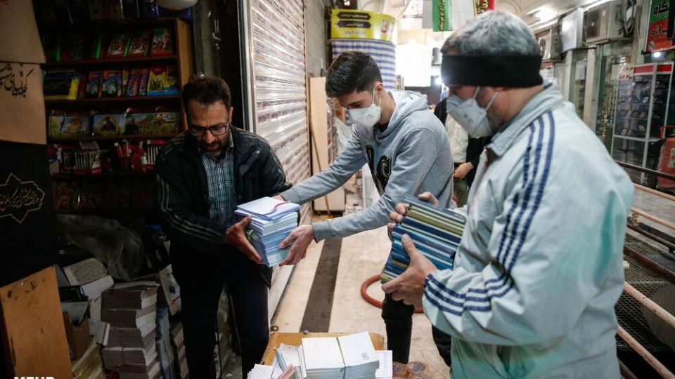 مهار آتش سوزی در پاساژ مهستان