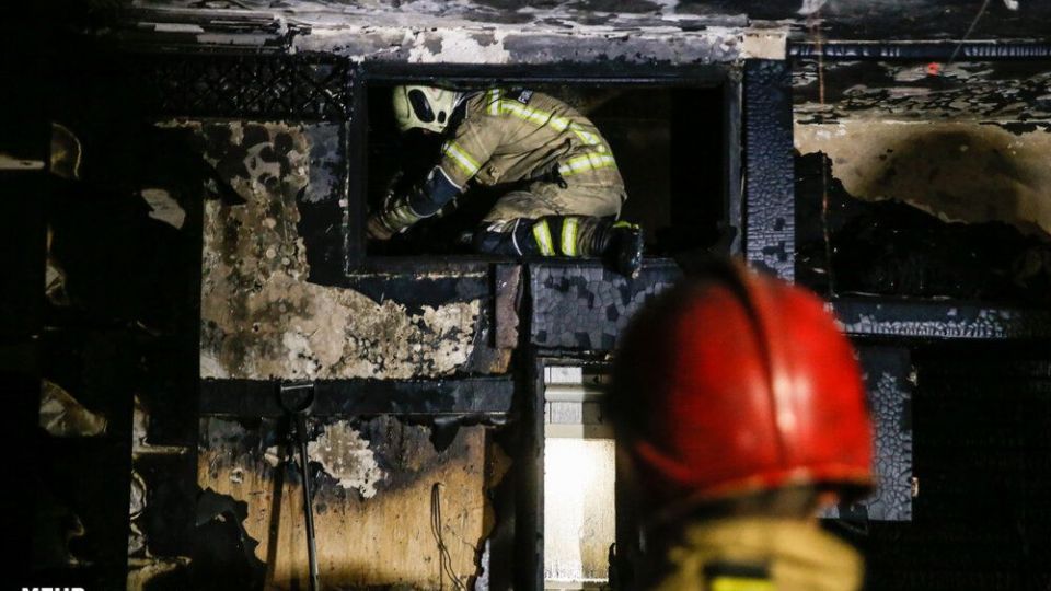 مهار آتش سوزی در پاساژ مهستان